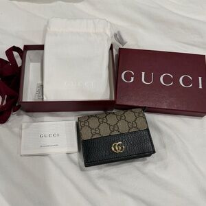 Bi-color GG Marmont card case wallet